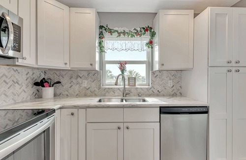 Arcadia House | Florida Countryside Retreat-Charming 3-bedroom house with Jacuzzi and Spa pool!
