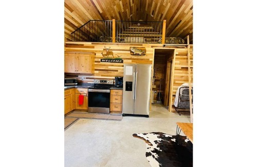 Dorchester Cabin | Fly Reel Cabin w/hot tub