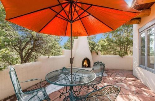 Santa Fe House | Foothills Retreat- Patios, Rooftop Deck, Quiet, 2BR