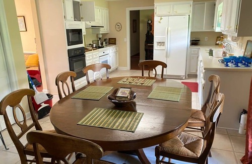 Franklin Hostel | Fork Inn's Southern Hospitality Ranch/hottub opt