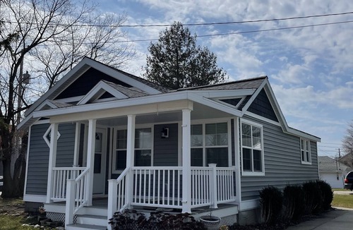 Frankfort Cottage | Frankfort Beach House — Located Just Steps From Downtown Frankfort!
