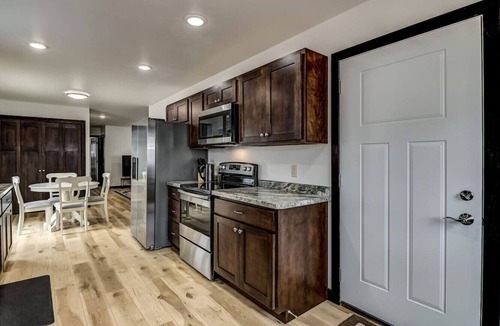 Eau Claire House | Franklin House. Minutes from Downtown Eau Claire