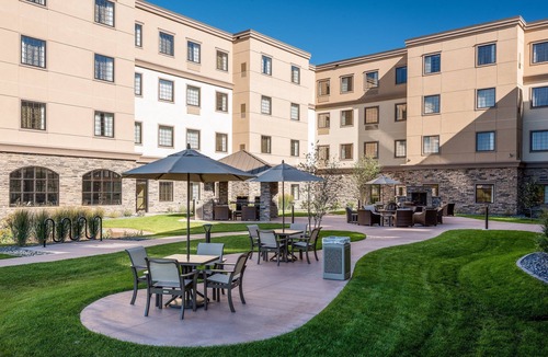 Altoona Apartment | Free Breakfast, Free Wi-Fi, Indoor Pool and Hot Tub | Studio with a Roll-in Shower