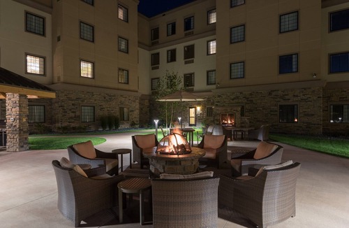Altoona Apartment | Free Breakfast, Free Wi-Fi, Indoor Pool and Hot Tub | Studio with a Roll-in Shower