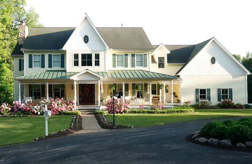 McKean Bed & Breakfast | FREE breakfast included at our secluded estate close to town! Room #2