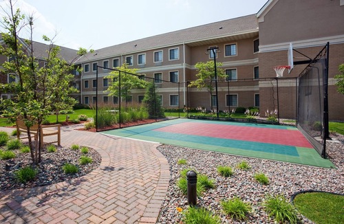 Maple Grove Condo | Free Breakfast. Pool & Hot Tub. Gym. Great Location! Near Albertville Premium Outlets