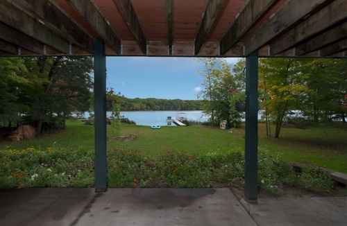 Balsam Lake Cabin | FREE Pontoon Mon–Thurs – September Only!