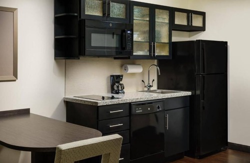 Florida Central Atlantic Coast Apartment | Fresh King Studio Suite | Full Kitchen & Outdoor Pool | 2.4 mi to Disney Springs