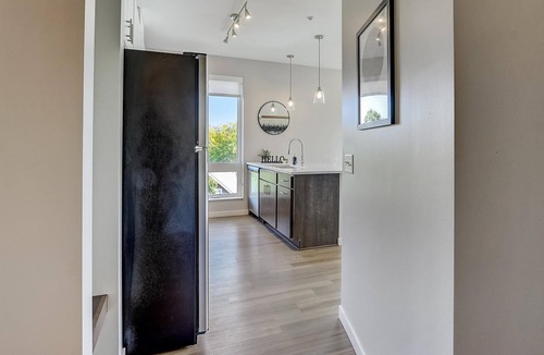 Powderhorn Apartment | Frontdesk | 1 BR Apt near Allianz Field
