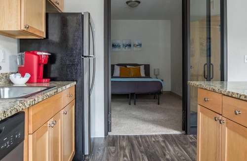 Downtown Minneapolis Apartment | Frontdesk | Simple 1BR Apt near Downtown