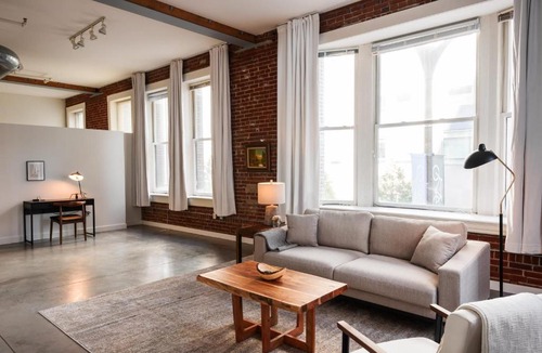Downtown St. Louis Apartment | FRONTDESK Spacious 2 BR Apt in Downtown STL