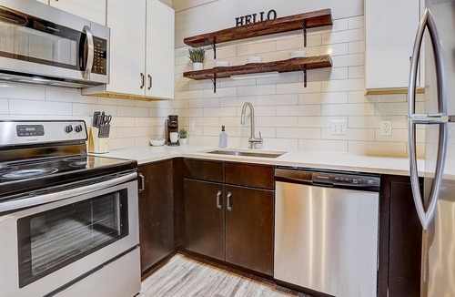 Warehouse District Apartment | Frontdesk | Studio Apt by Target Field
