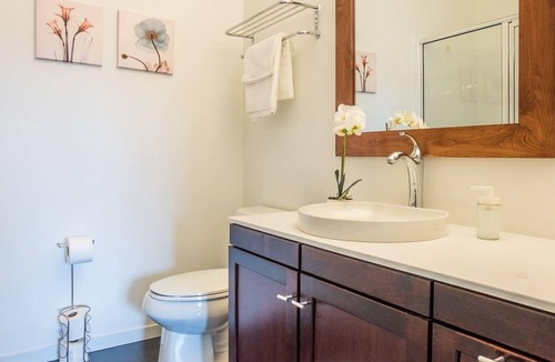 Mill District Apartment | Frontdesk | Stylish + Modern 2BR in Downtown East