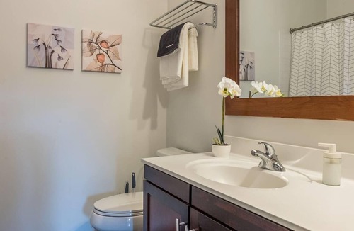 Mill District Apartment | Frontdesk | Stylish + Modern 2BR in Downtown East