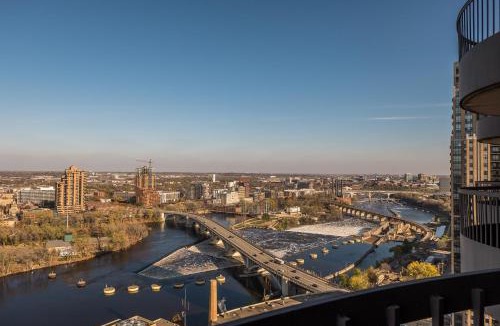 Gateway District Apartment | FRONTDESK The Churchill Apts Downtown Minneapolis