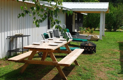Colchester House | Fun and Relaxation at The River Cottage!