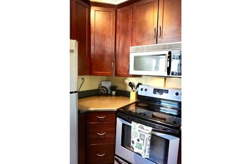 Kingfield House | Fun City Center Oasis for Family+Friends+Work