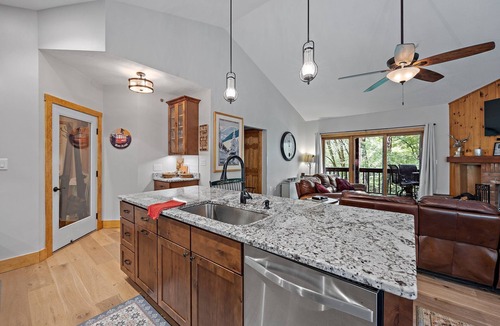 North Woodstock Condo | Fun in the White Mountains! All year round ❄️⛰️☀️