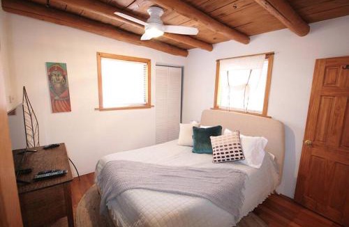 South Capitol House | Galisteo Getaway - Courtyard - Near Railyard