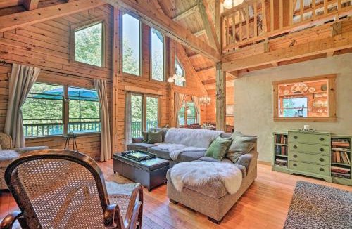 West Dover House | Game Room and Hot Tub Pet-Friendly Mount Snow Gem
