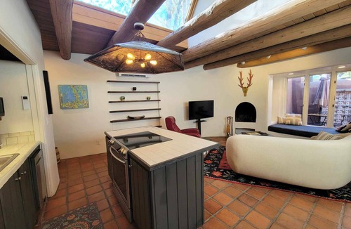 Historic Eastside House | Garcia Steet Casita in the Historic District!
