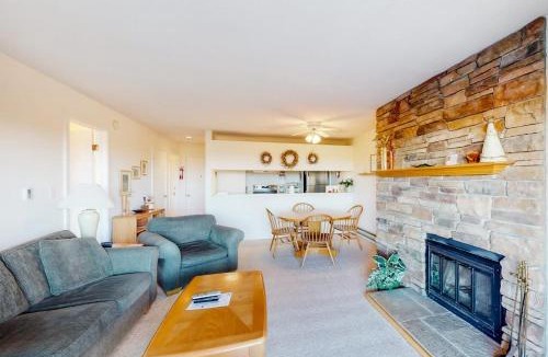 Glen Arbor House | Gentle Winds 9 10