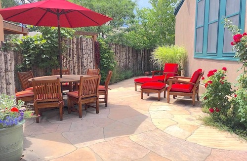 Historic Eastside House | Girlfriends Get-Away & Family.2 Blks To Wine, Dine, Shop, Plaza, Canyon