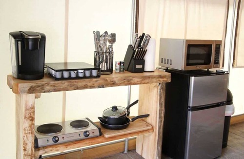 Orderville RV Rental | Glamping tent basecamp between Zion & Bryce w/AC