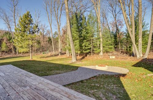 Friendship House | Golf, Hike & Boat: Home w/Fire Pit in Friendship