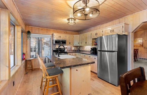 Danbury Apartment | Golf UTV 4 Kings in Voyager Village on airstrip