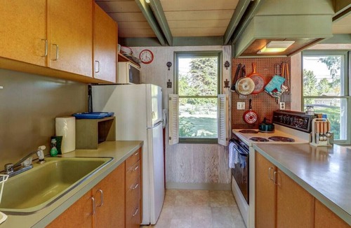 South Hero Cottage | Gone Fishing! Is Pet Friendly!