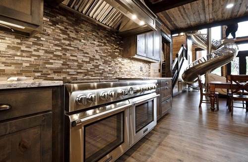 Broken Bow Cabin | Gorgeous Cabin with Sauna and Hot-tub in Broken Bow, Oklahoma