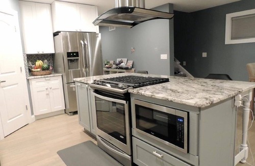 Northeast Minneapolis Arts District House | Gorgeous Home in Heart of Northeast's Art District! Just 10 min from Downtown!
