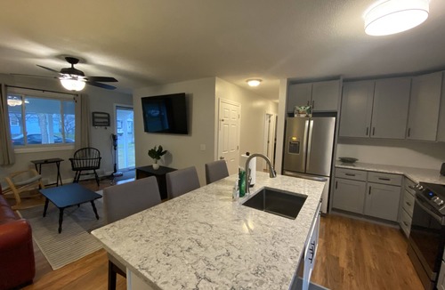 New North End House | Gorgeous house with privacy fence
