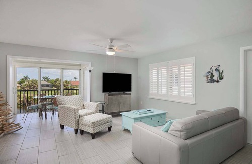 Sanibel Apartment | Gorgeous Spanish Cay Residence, Steps to Beach