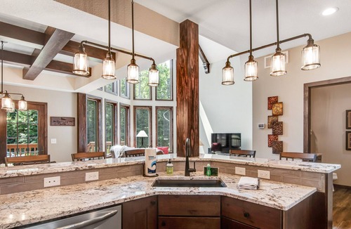 Eagle River Condo | Gorgeous, three-story condo with free WiFi, dock, theater room & lake access