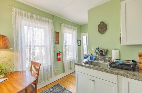 Old North End Apartment | Gorgeous Top Floor Apt w/Lake View near Downtown!