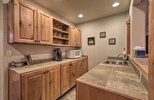 Angel Fire House | Grand Angel Fire Retreat w/Hot Tub & Fire Pit!