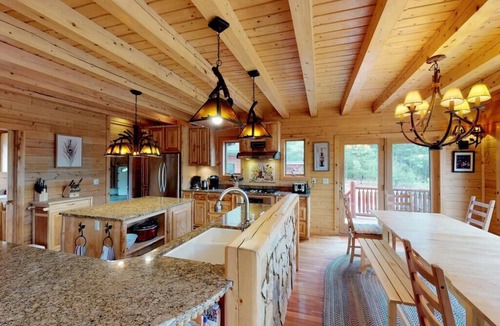 Wilmington House | Grand Meadows Lodge, Ultimate Log Luxury, Stunning Views, Hot Tub & Sauna, EV Charger, 3D Tour