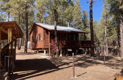 Jemez Springs Cabin | Grandmas Groovy Getaway