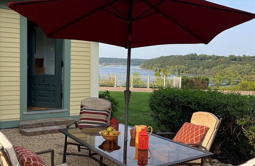 Stillwater House | GRANDVIEW COTTAGE - BEST VIEW IN STILLWATER