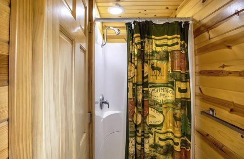 Buffalo City Cabin | Great River Road Cabin on the Mississippi Backwaters Fox Cabin