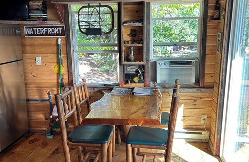 Hayward Cabin | Great vacation getaway on premier lake!