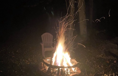 Woodford Cottage | Green Mountains Cozy Stylish Cottage - HIDDEN GEM: Lake, Hiking, Fishing, Skiing