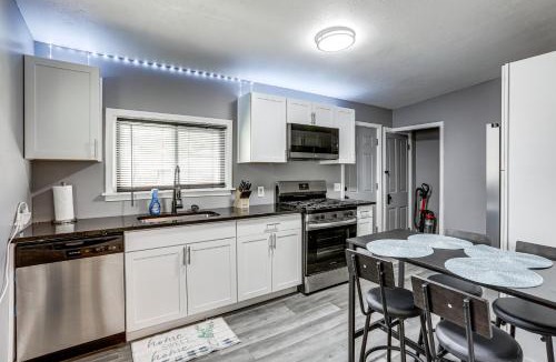 Downtown Toledo House | Group-Friendly Toledo Home for Zoo & Game Days