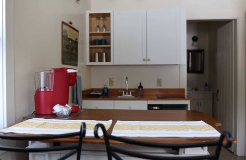 Jeffersonville Cottage | Guest House 10 Min to Smugglers!