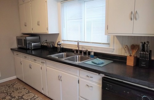 Northrup House | Guesthouse Cottage walkable to Mayo Clinic
