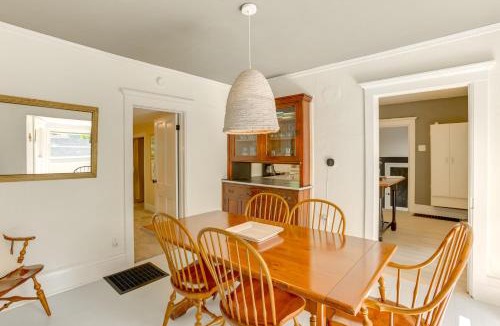Frankfort House | half Mi to Dtwn Frankfort Cozy Fernhaven Home!