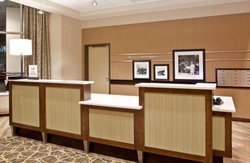 Downtown West Hotel | Hampton Inn & Suites - Minneapolis/Downtown