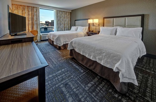 Downtown West Hotel | Hampton Inn & Suites Minneapolis/Downtown
